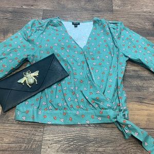 Green four leaf clover top